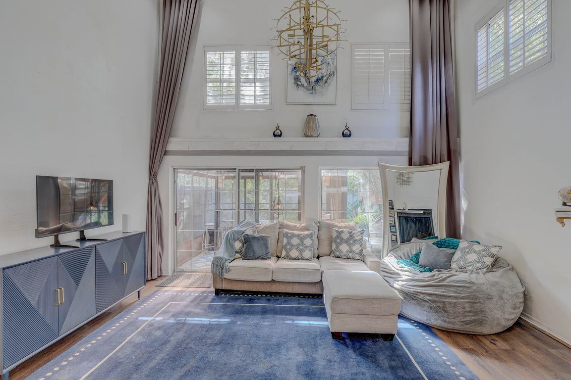 next background image