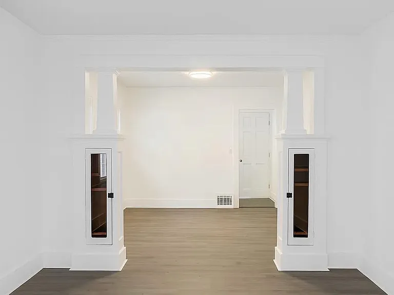 910 W Virginia Ave — Photo 5