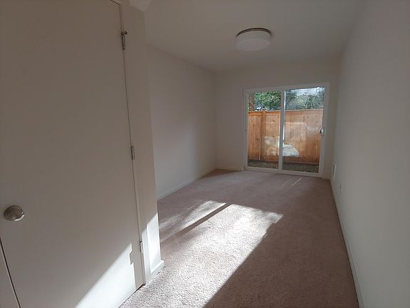 Study room in lower floor (can be a private office or guest bedroom)