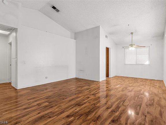 4th image of 1627 Angel Falls St