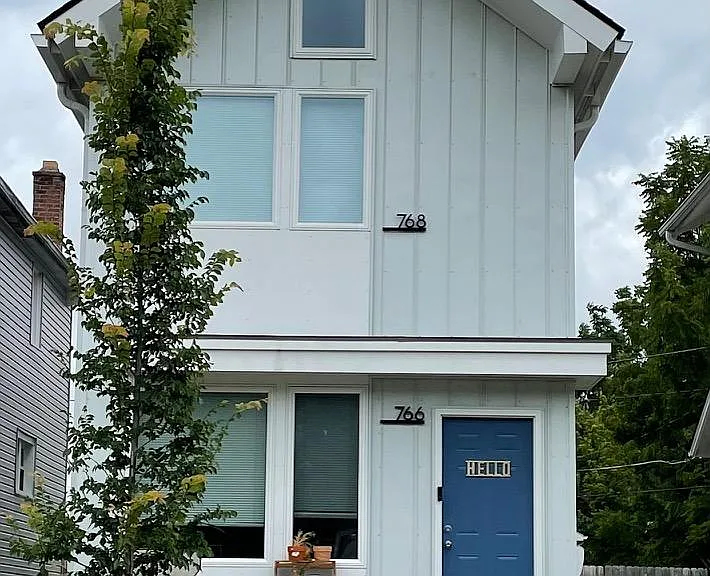 766 E Kossuth St — Photo 1