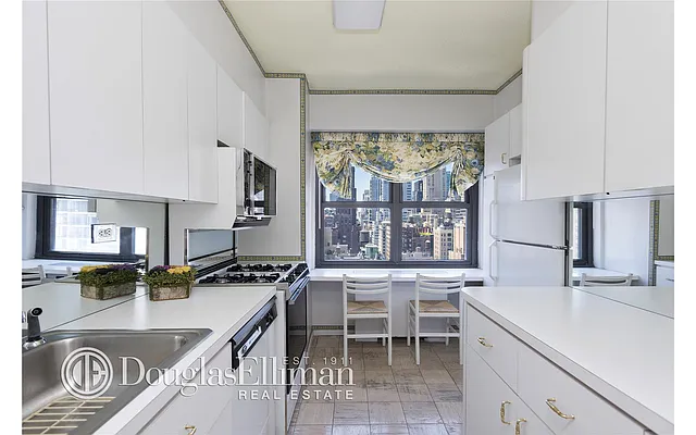 Sold by Douglas Elliman | media 17