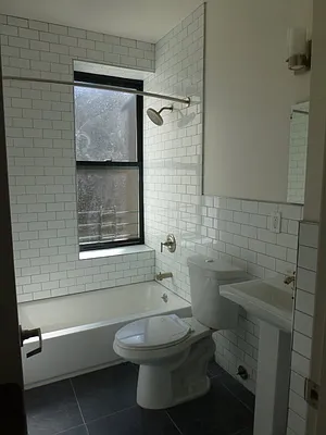 Rented by Bohemia Realty Group | media 27