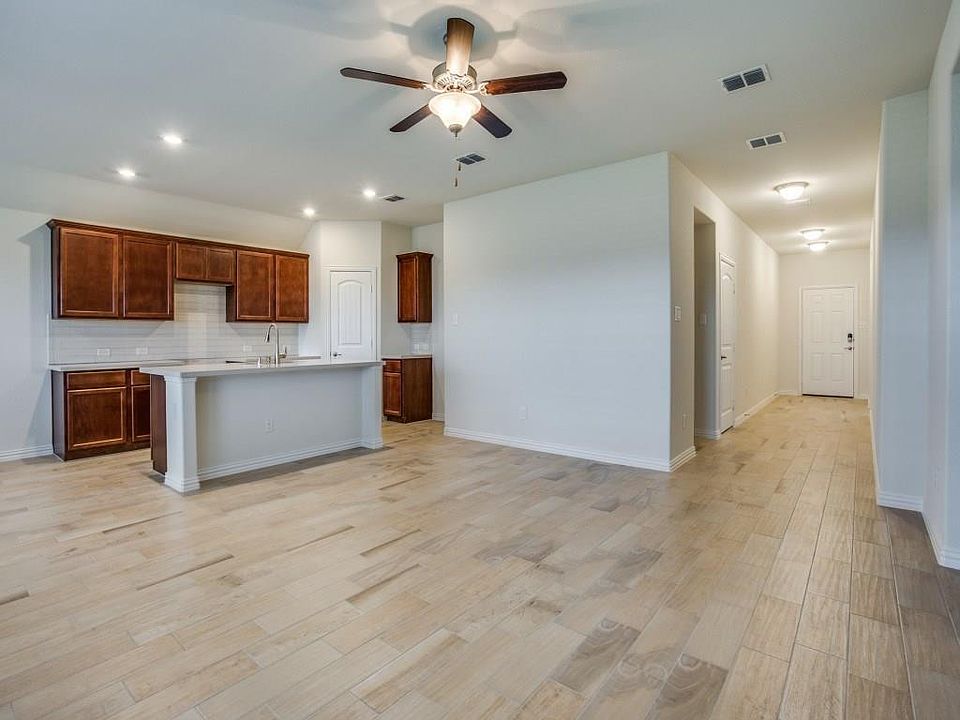 1st image of 8437 High Garden St