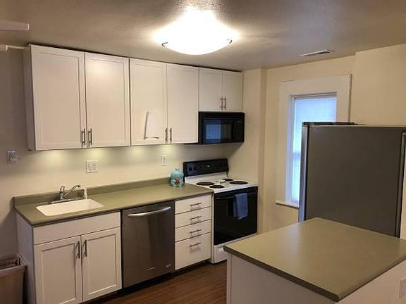 5th image of 3021 Lawrence St #B1r