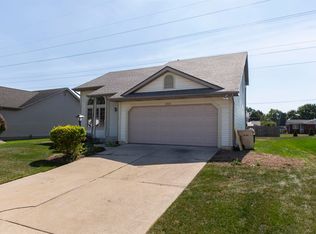 2322 Oakwood Park Dr, South Bend, IN 46628
