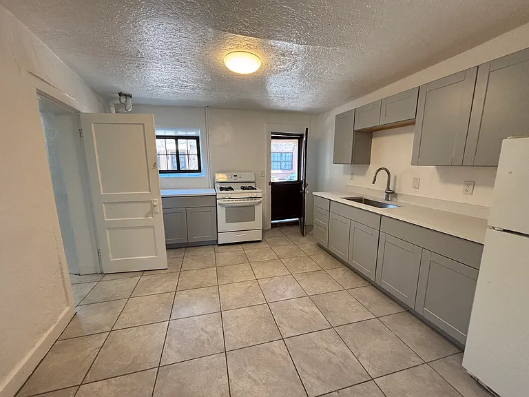 755 Dunlap St #G — Photo 9