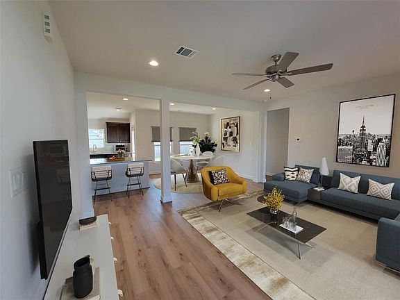 3rd image of 1610 Ladelle St
