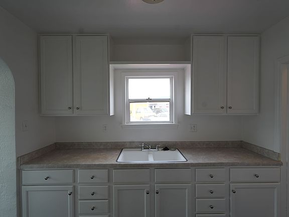 3rd image of 8019 8049 1/2 Alameda St