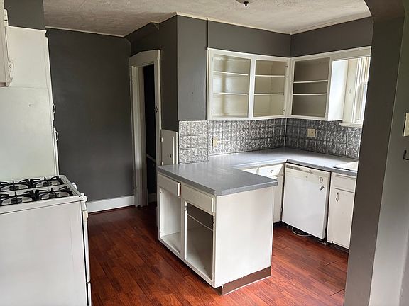 5th image of 255 Jefferson Ave