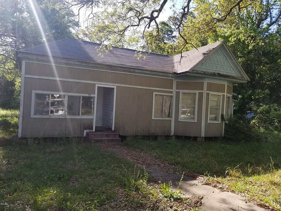2nd image of 729 Tegarden Rd