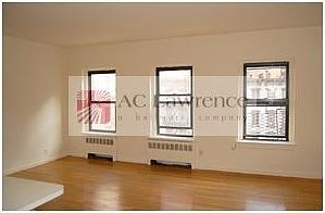 3rd image of 942 1st Ave