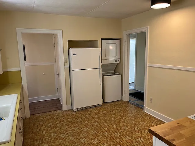 Kitchen with W/D