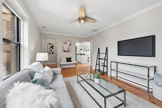 1153 W Grace St #3S — Photo 3