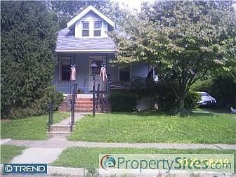 1st image of 322 Evergreen Ave