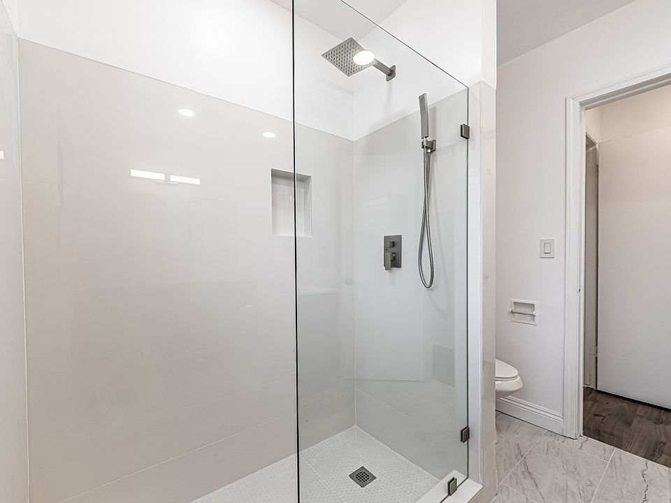1st image of 15456 Vanowen St APT 11