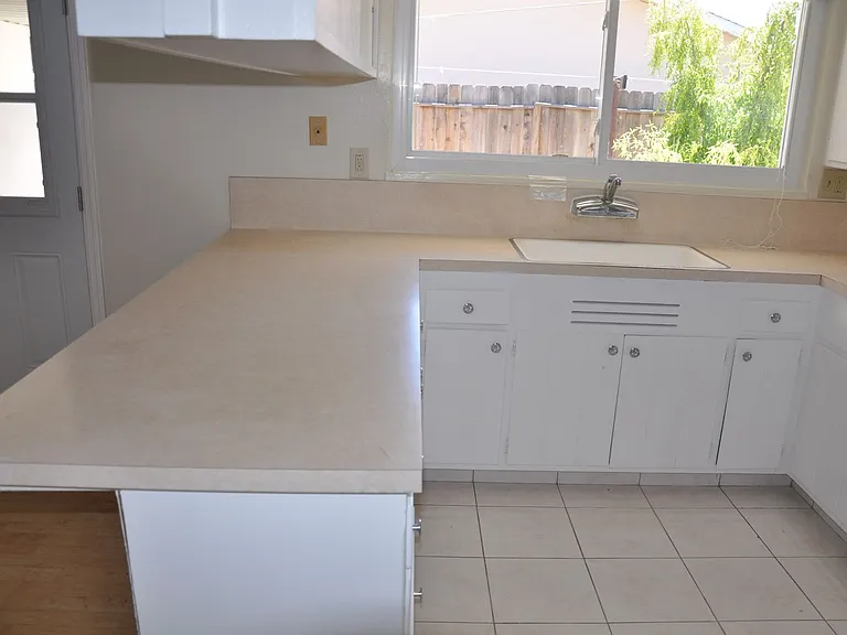 1218 Sandia Ave — Photo 3