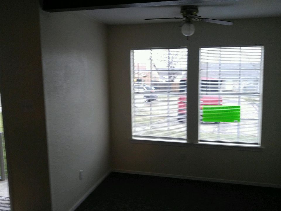 1st image of 815 Woodland Ct