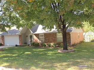 1606 S 16th St, Rogers, AR 72758