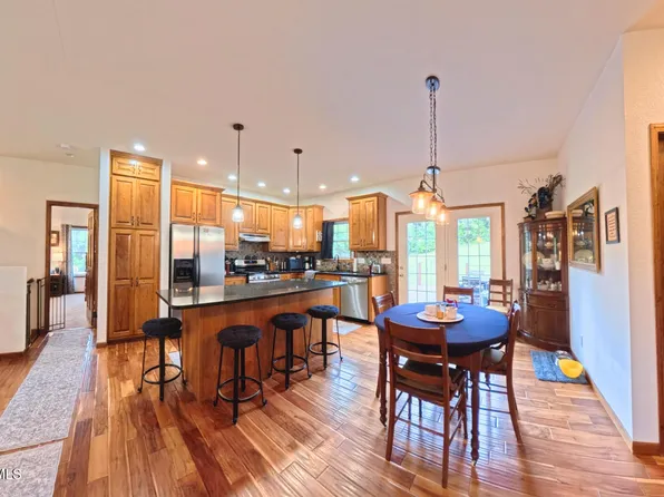 5 E Batye Ln, Hartsburg, MO 65039