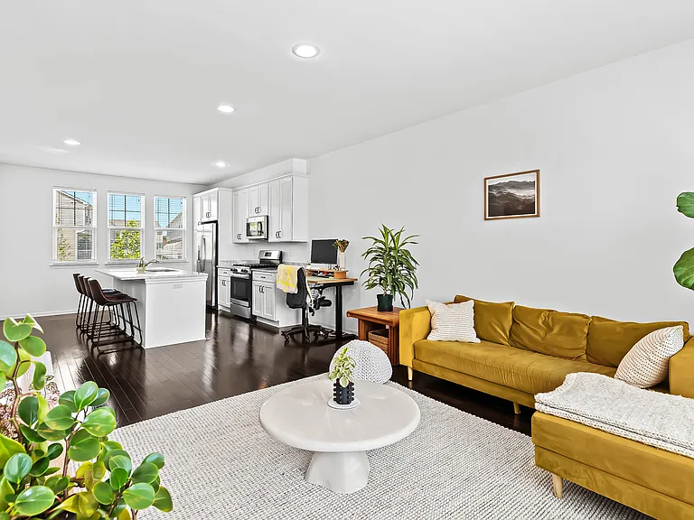 506 Midland Blvd — Photo 4