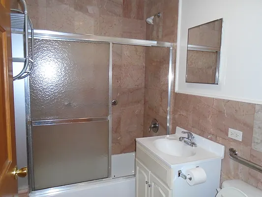 Rented by 18 REALTY | media 19