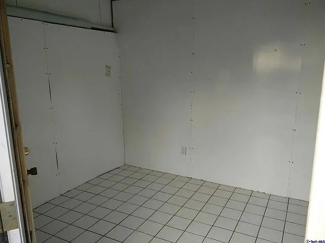 719 Hope Ct — Photo 9