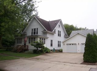 15 S 9th St, Clear Lake, IA 50428