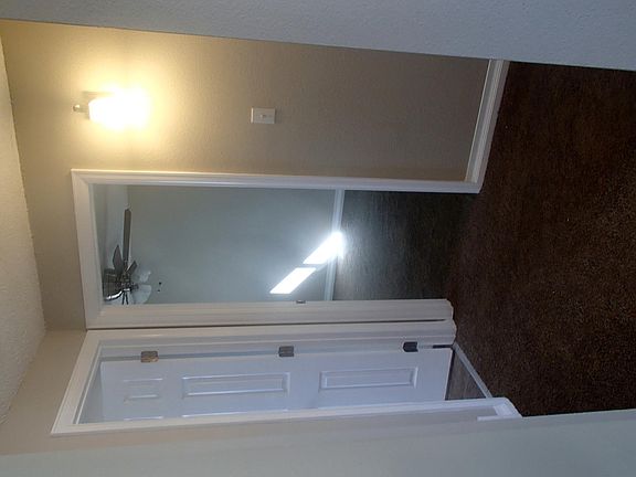 Hallway between bedrooms