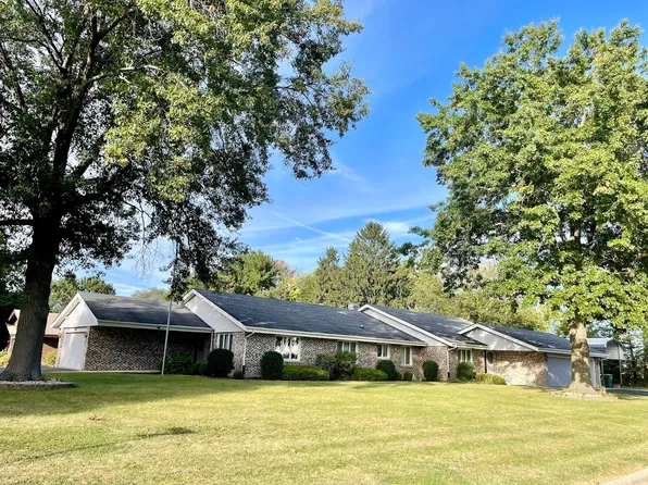 907 Nassau Pkwy, Rockford, IL 61107