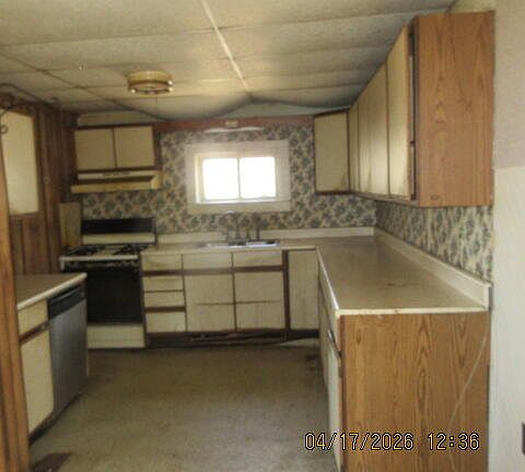 5th image of 694 Brighton Road