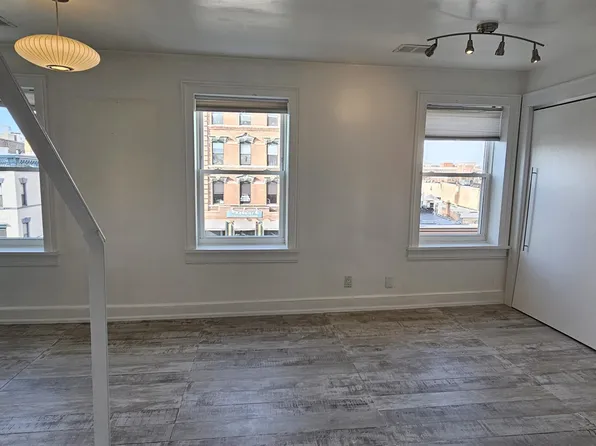 203 Washington Street image 5 of 10