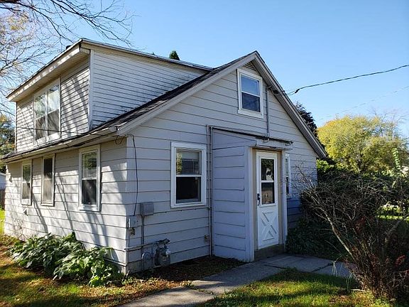 3rd image of 801 Salmon Ave