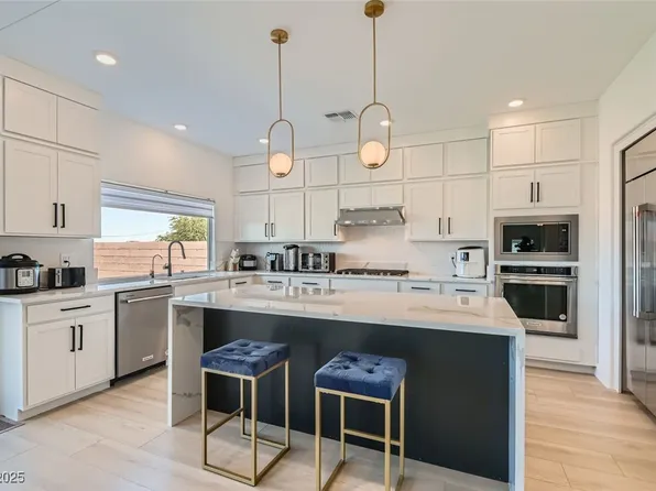6682 Zorya Rise Ave, Las Vegas, NV 89139