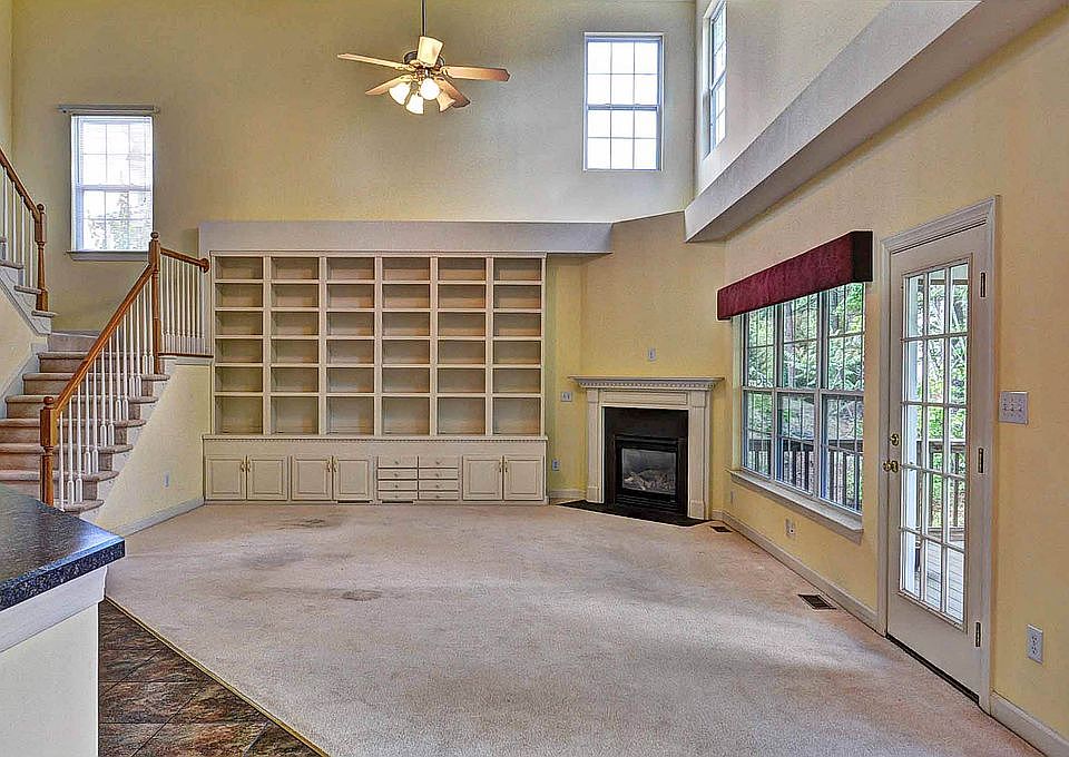 1st image of 3905 Guildford Ln