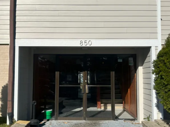 850 E Old Willow Rd APT 114, Prospect Heights, IL 60070