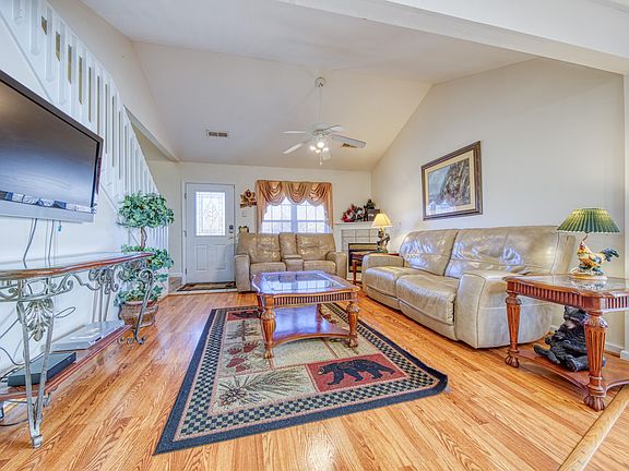 3rd image of 751 Plantation Dr