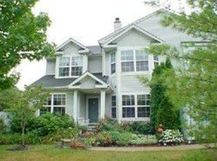 128 Colony Club Dr, Sayreville, NJ 08872