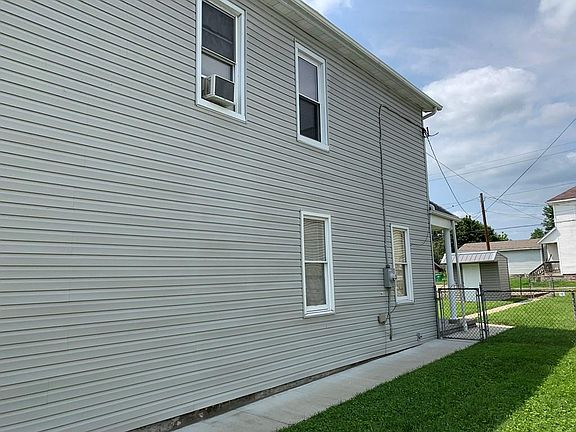 4th image of 2119 Grant St