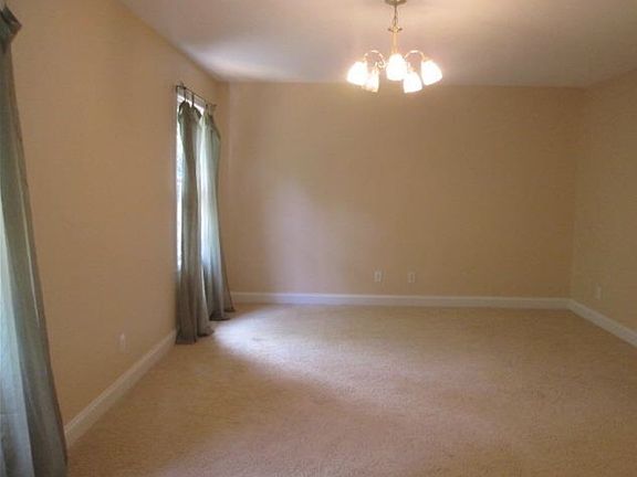 5th image of 17 Birchwood Ln