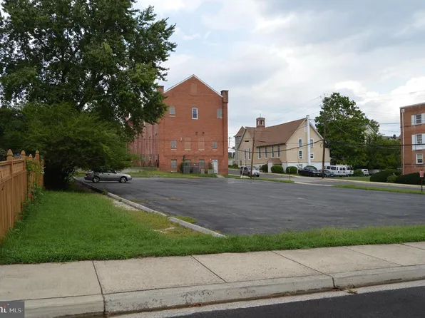 4210 Farragut St, Hyattsville, MD 20781