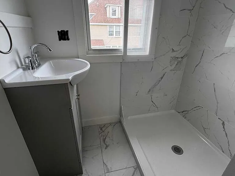 53 Grant St — Photo 10