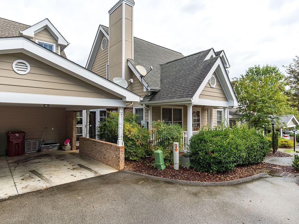 1st image of 4 Charleston Ct #4