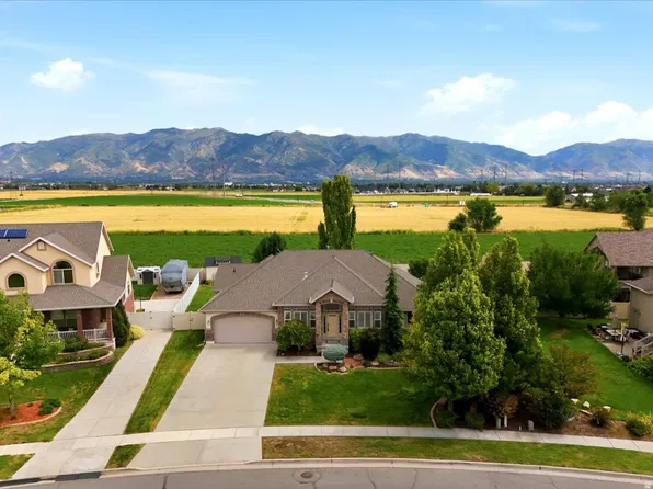 182 N Sierra Way W, Layton, UT 84041