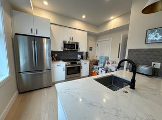 71 Border St #401, Boston, MA 02128