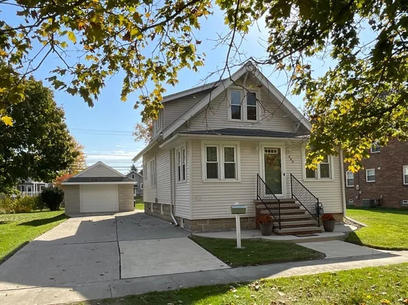 609 4th St, Fremont, OH 43420