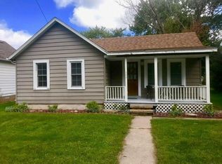111 E Taylor St, Grant Park, IL