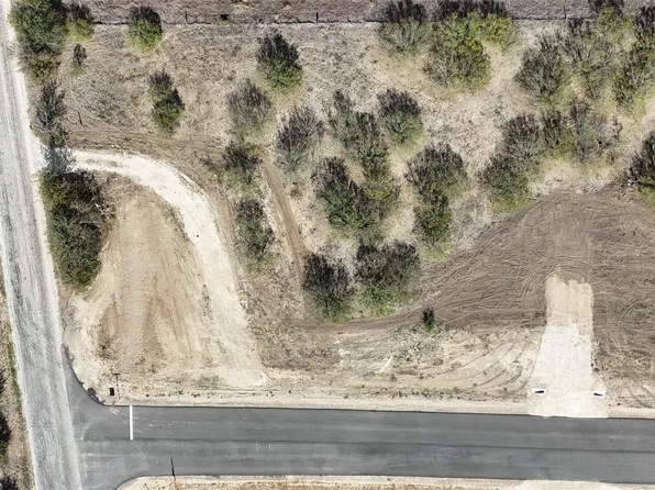 285 Political Rd, Lockhart, TX 78644