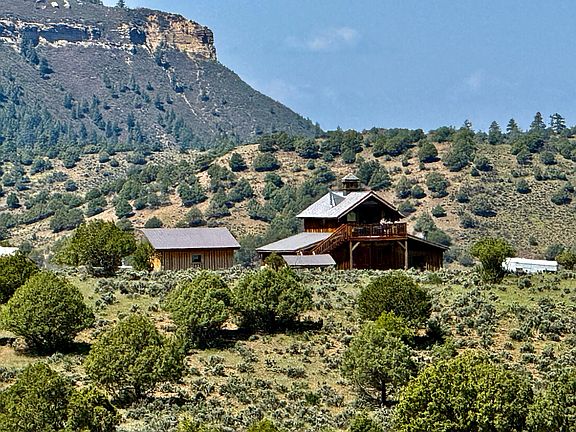 2nd image of 3421 S Rockcliff Cir