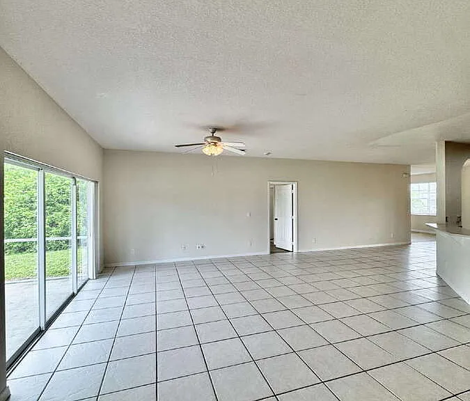 530 Kilgour Ave S — Photo 3